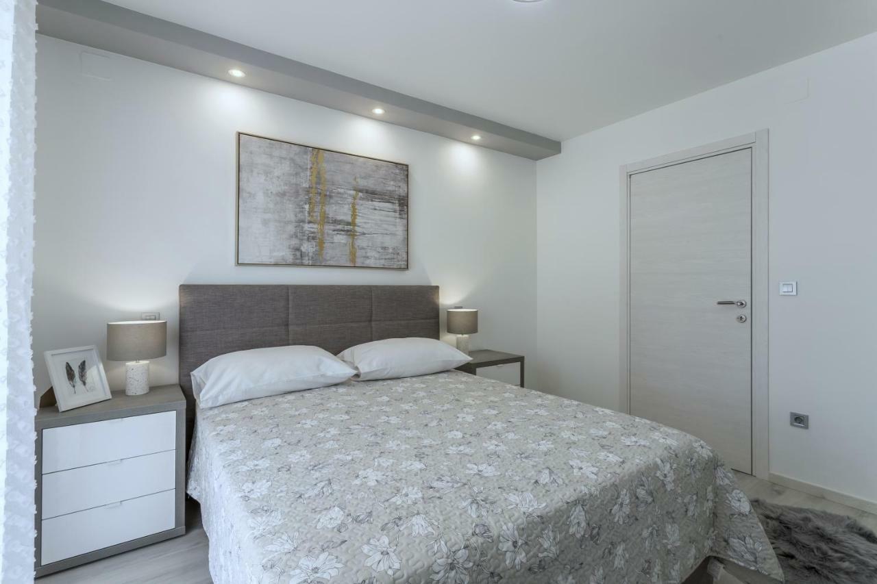Villa Ema Kastela With Private Heated Pool 外观 照片